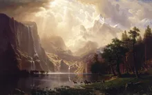 Tranh sơn dầu một thung lũng núi rộng, thác nước đổ xuống từ vách đá bên trái, đàn hươu đứng bên mép hồ phẳng lặng, phía xa là đỉnh núi tuyết chìm trong mây sáng